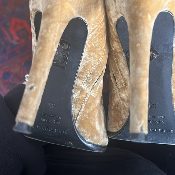 Haider Ackermann velvet heel booties - Picture 5 of 5